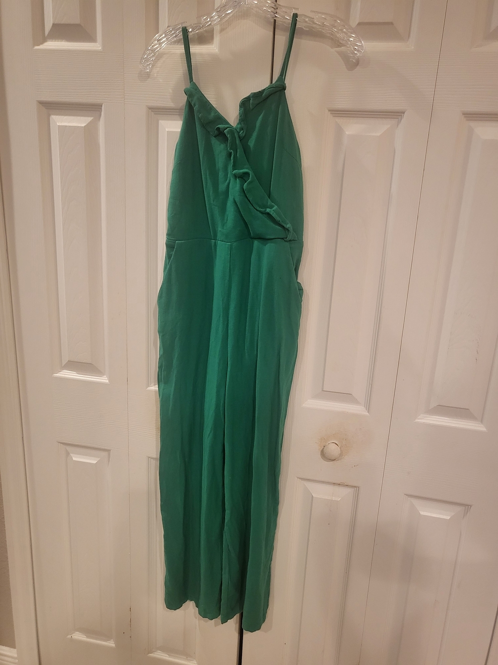 Sleeveless Emerald Green Ruffle-Front Spaghetti Strap Jumpsuit
